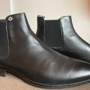 Size 9 men’s Ben Sherman shoes